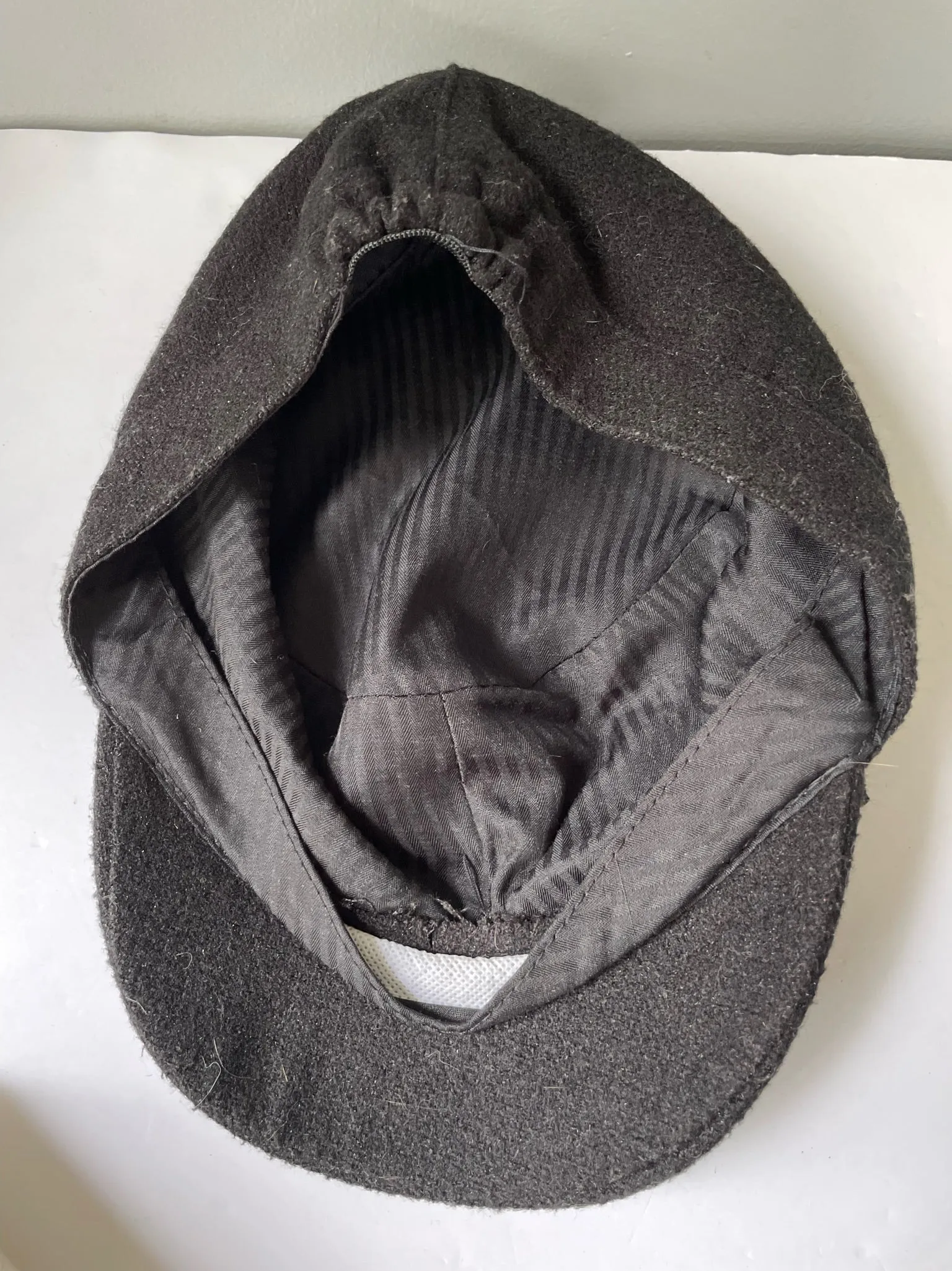 € Womens/Juniors Black Winter Hat Cap with Side Bow & Bill by D&Y One Size Wool Like 100% Acrylic