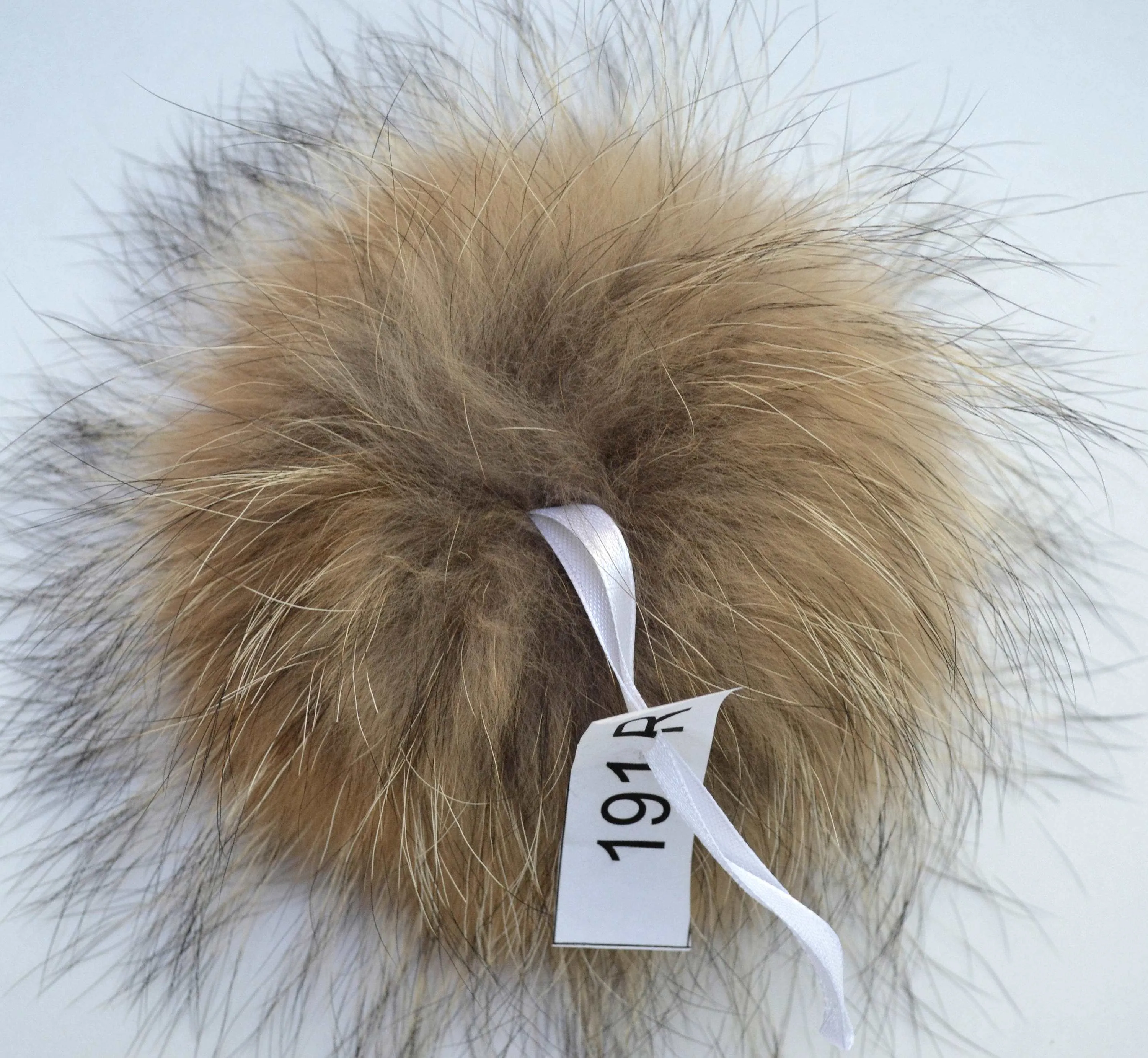 8,5" RACCOON POM POM! Real Raccoon Fur Pom-Pom, Large Fur Pom Pom, Large Pom Pom, Fur Pom Pom Hat, Raccoon Fur, Knitted hat, Women, Pompom