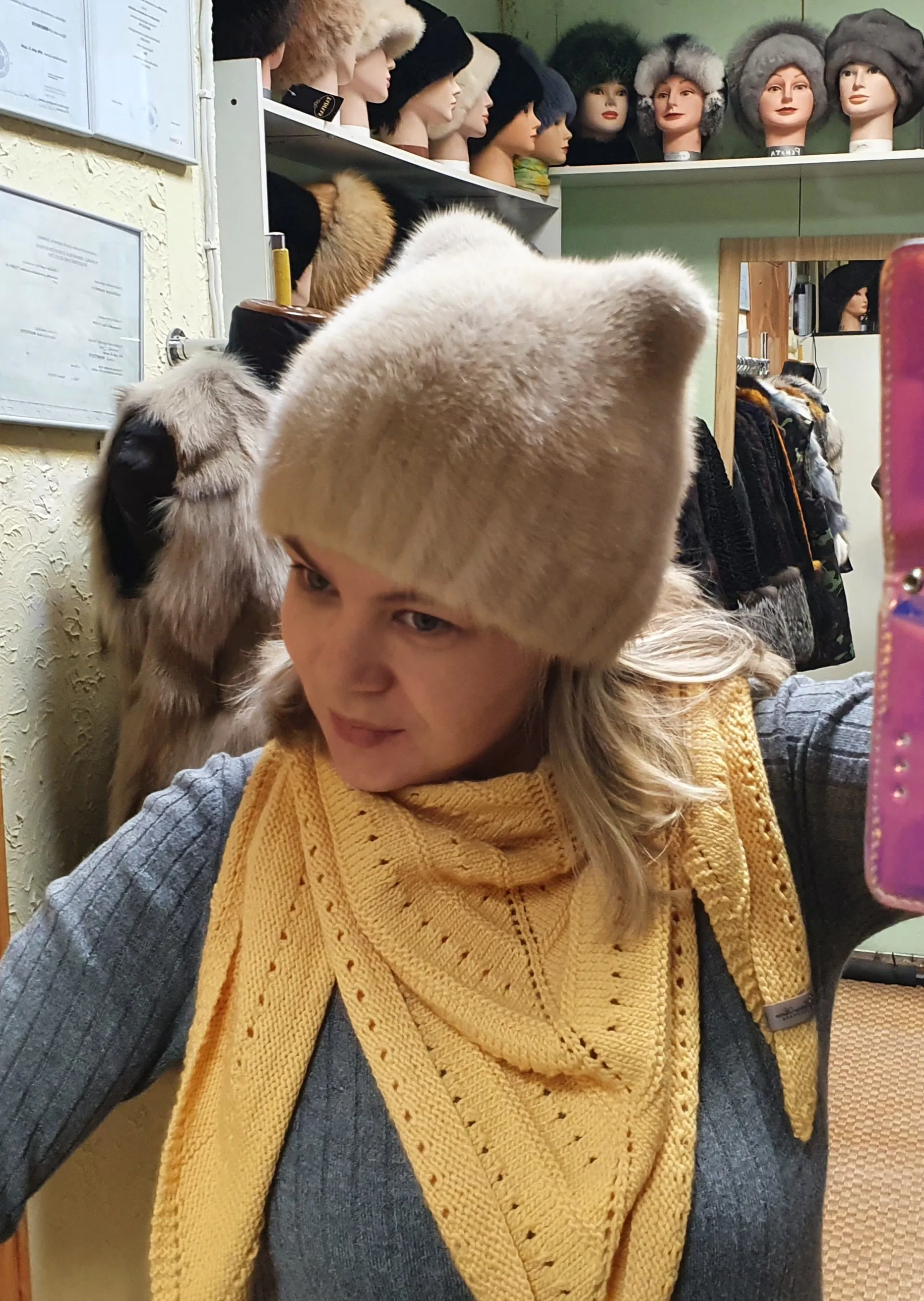 beige mink hat "Cat"