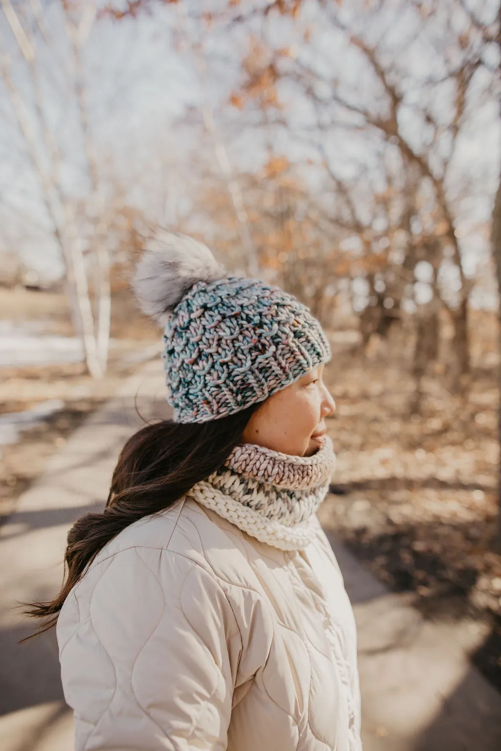 Blue Speckle Merino Wool Knit Hat with Faux Fur Pom Pom - Hand-Dyed Yarn