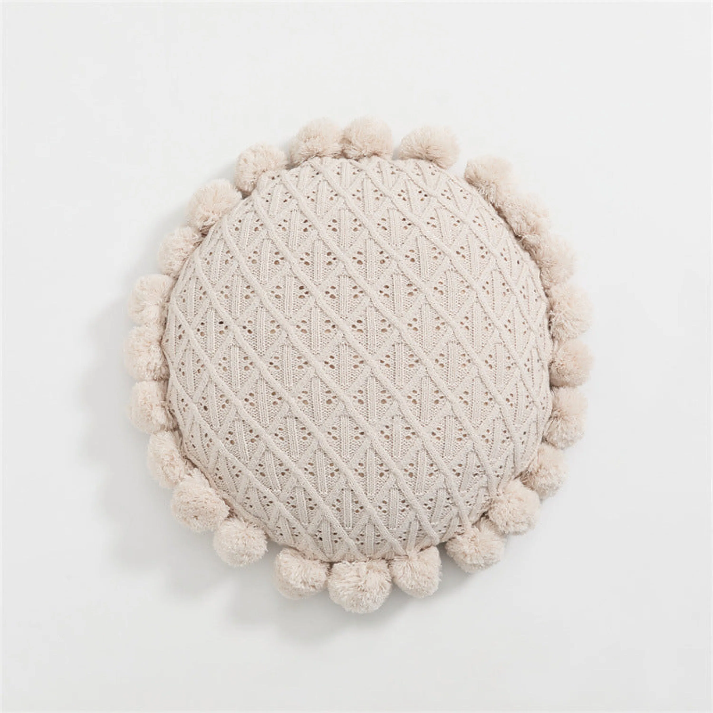 Fuzzy Ball Round Pillow / White