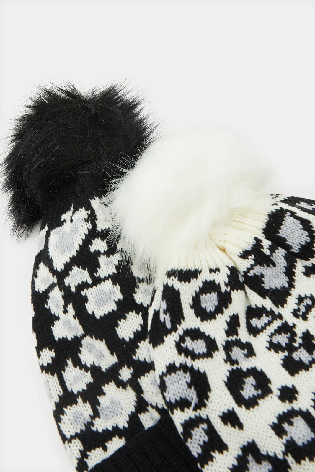 Women Black And White Embellished Knitted Cap Set (2 Piece)