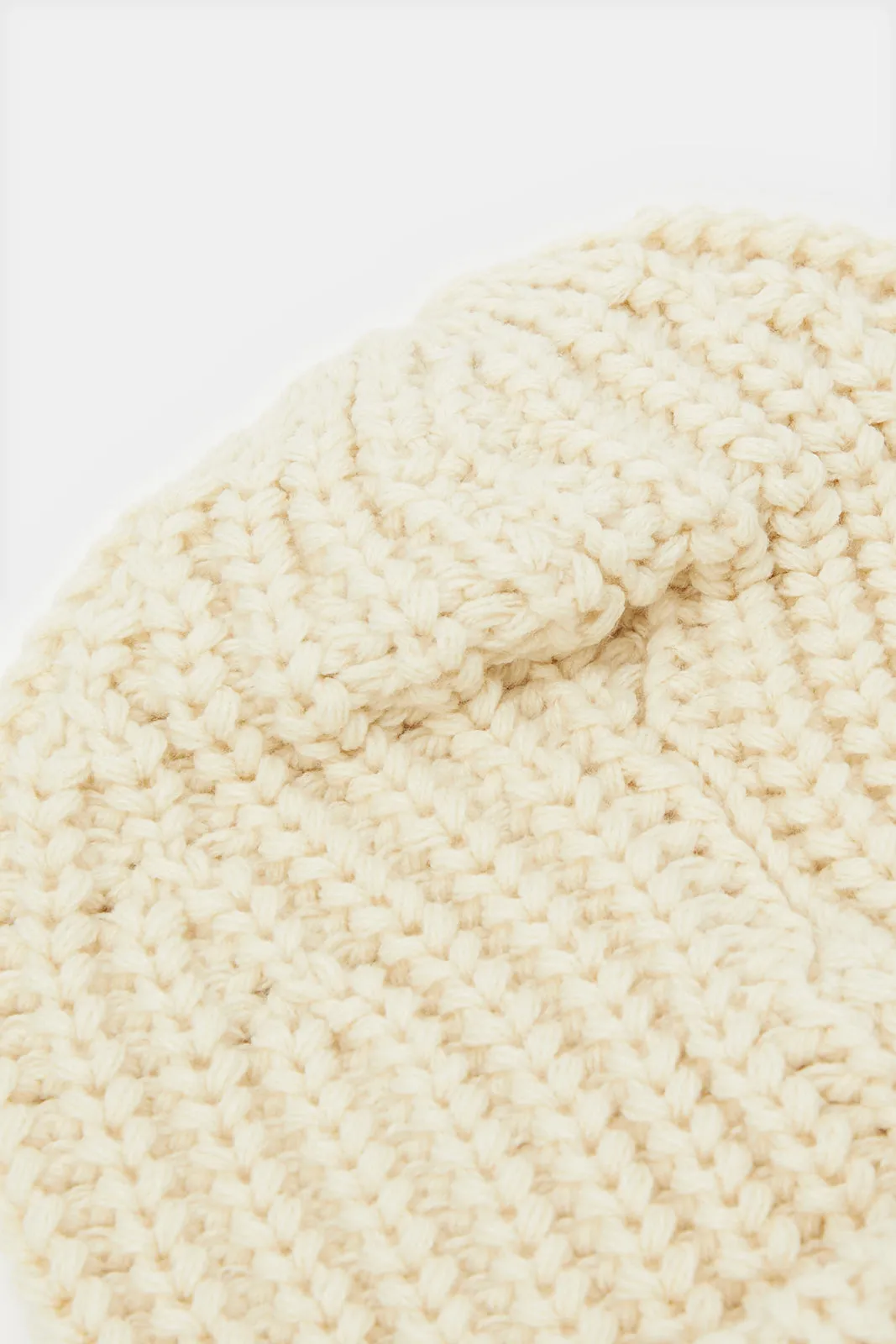 Women White Embellished Knitted Cap